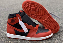 Load image into Gallery viewer, Air Jordan Retro 1 Varsity Red
