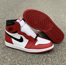 Load image into Gallery viewer, Jordan 1 OG Chicago