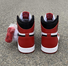 Load image into Gallery viewer, Jordan 1 OG Chicago