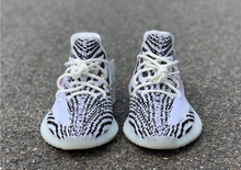 Load image into Gallery viewer, Yezzy Boost 350 Vz Zebra