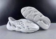 Load image into Gallery viewer, Yeezy Foam RNNR Ararat