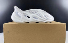 Load image into Gallery viewer, Yeezy Foam RNNR Ararat