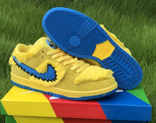 Load image into Gallery viewer, Grateful Dead X Nike SB Low 'Yellow'