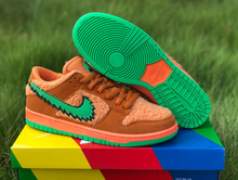 Load image into Gallery viewer, Grateful Dead X Nike SB Low 'Orange'