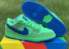 Load image into Gallery viewer, Grateful Dead X Nike SB Low 'Green'