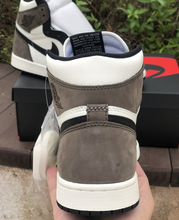 Load image into Gallery viewer, Air Jordan Retro 1 OG 'Dark Mocha'