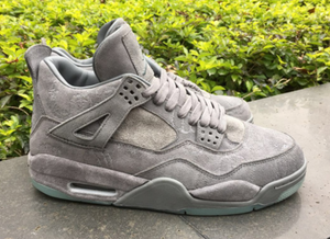 Air Jordan Retro 4 Kaws