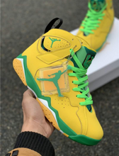 Load image into Gallery viewer, Air Jordan 7 Oregon Ducks PE
