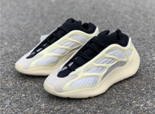 Load image into Gallery viewer, Yeezy 700 V3 Azael
