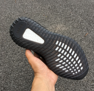 Yezzy Boost 350 V2 Black Red