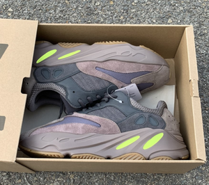 Yeezy 700 Mauve