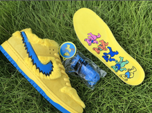 Load image into Gallery viewer, Grateful Dead X Nike SB Low &#39;Yellow&#39;
