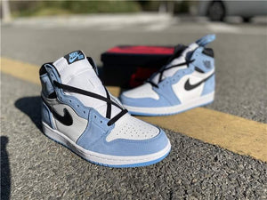 Air Jordan Retro 1 'University Blue'