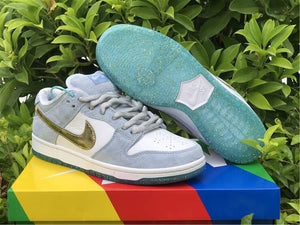 Nike SB Dunk Low X Sean Cliver 'Holiday Special'