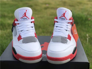 Air Jordan 4 'Fire Red'